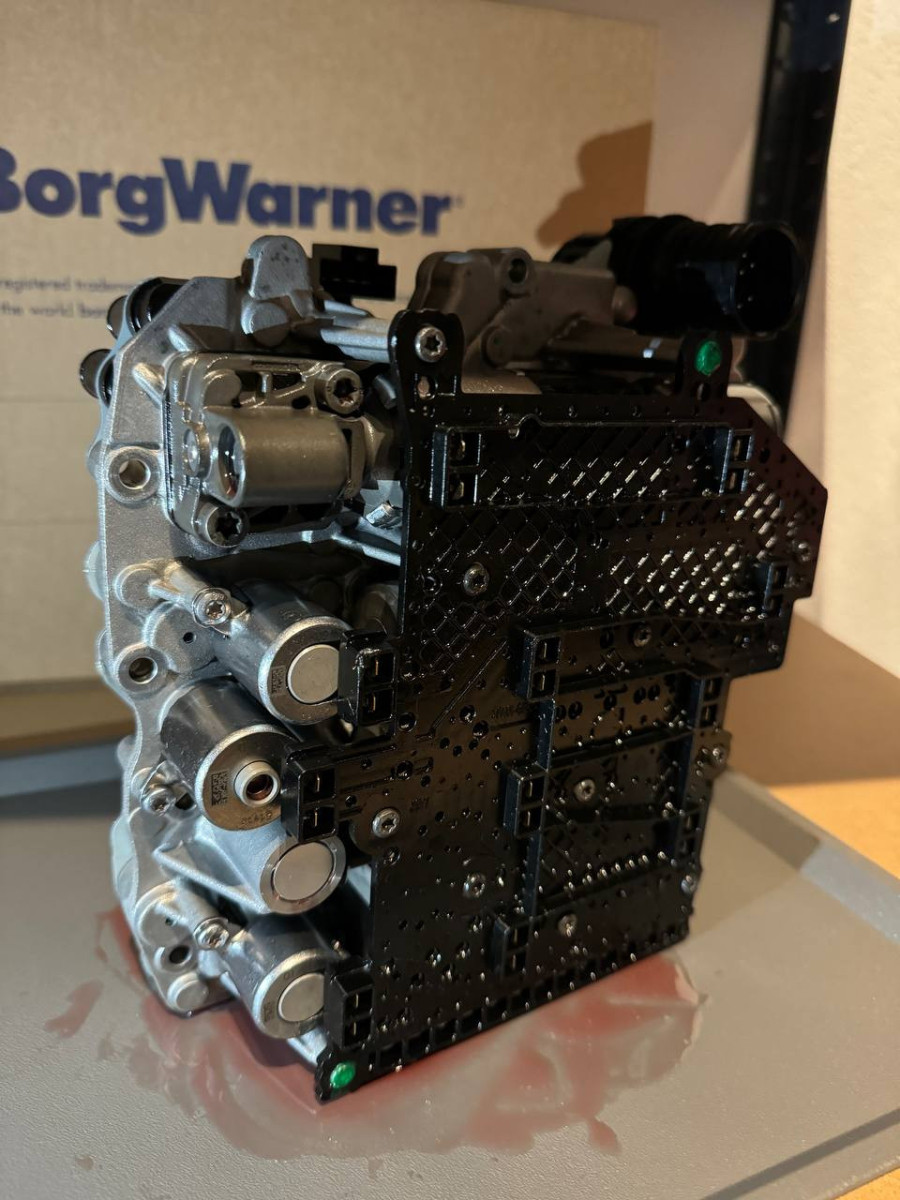 Hydraulikeinheit DSG 7-Gang DQ380/DQ381 0GC325101C mit Solenoiden + 1 Magnetventil